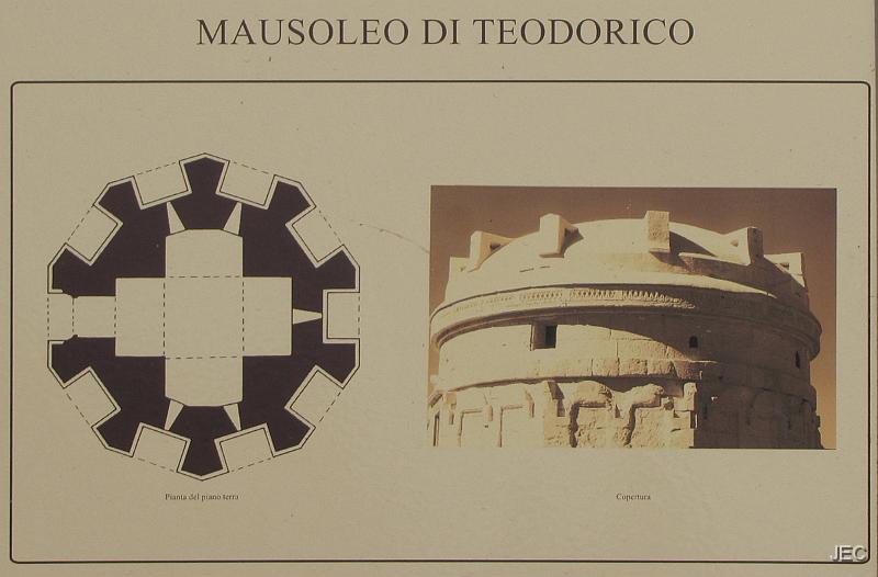 1033233_11.09.01.JPG - Ravenna - Mausoleo di Teodorico