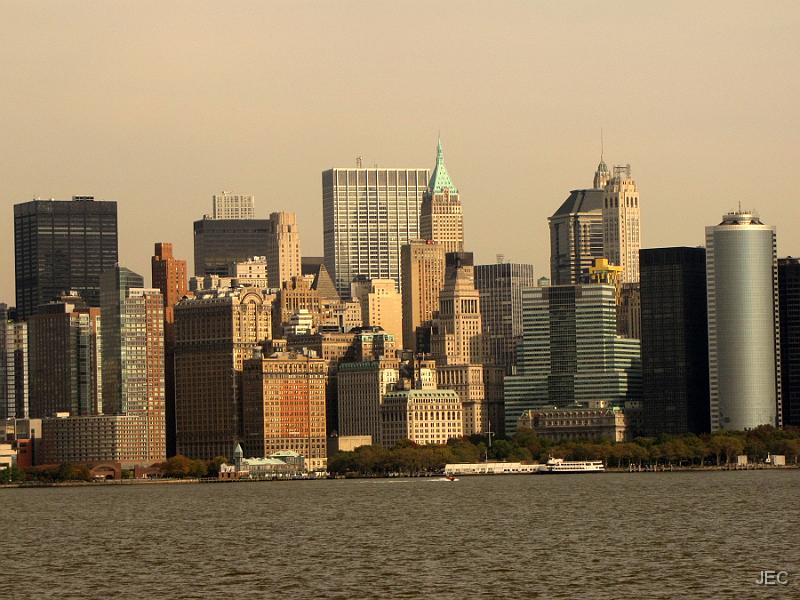 1036960_11.11.03.JPG - Liberty Island >> Manhattan